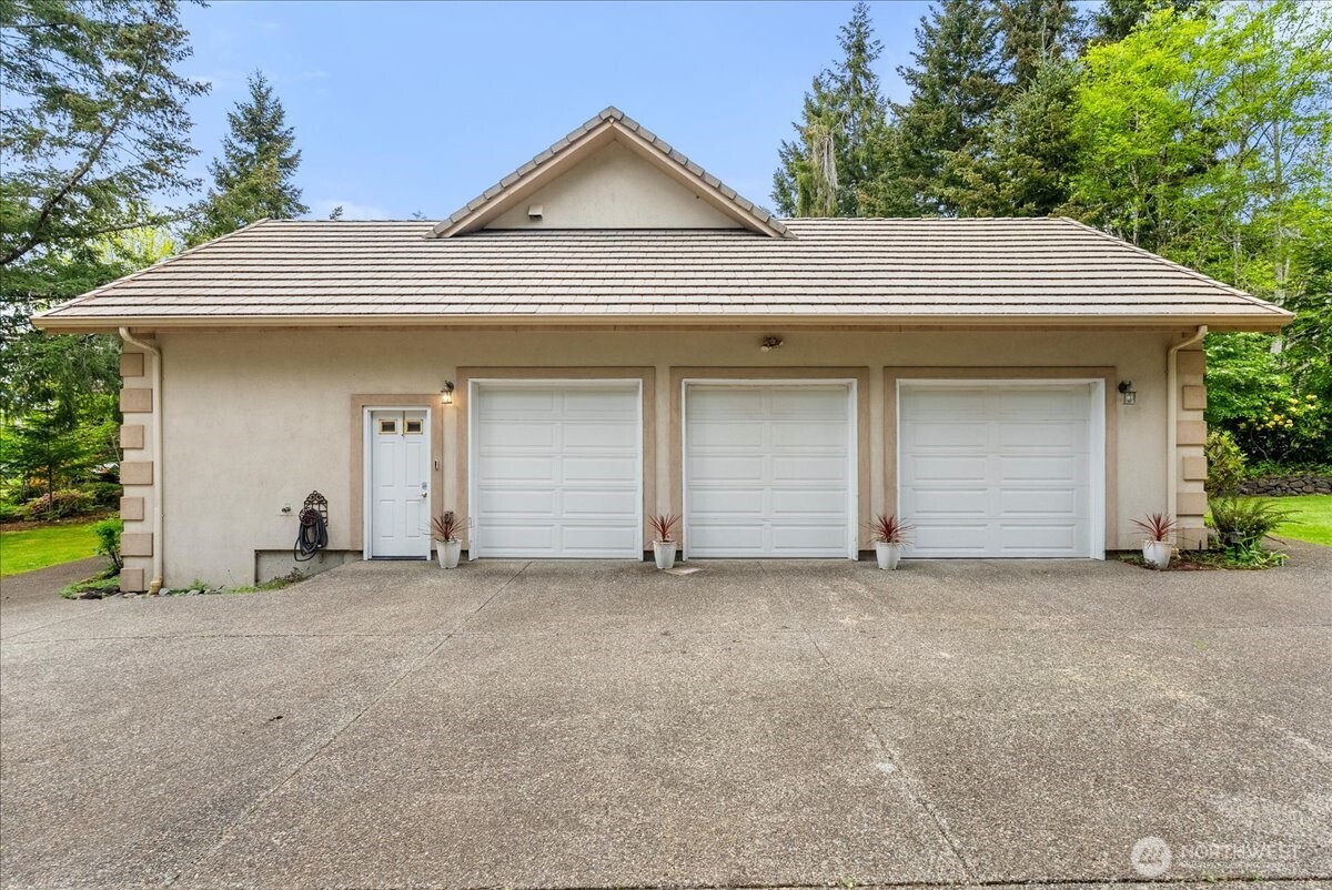 121 E Sterling Drive Allyn WA 98524