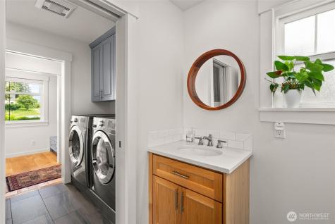 518 Antonson Lane NE Poulsbo WA 98370