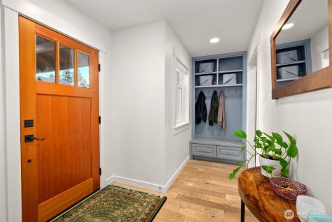 518 Antonson Lane NE Poulsbo WA 98370