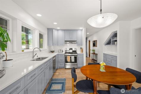 518 Antonson Lane NE Poulsbo WA 98370