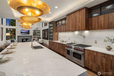 822 91st Avenue NE Bellevue WA 98004