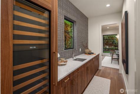 822 91st Avenue NE Bellevue WA 98004