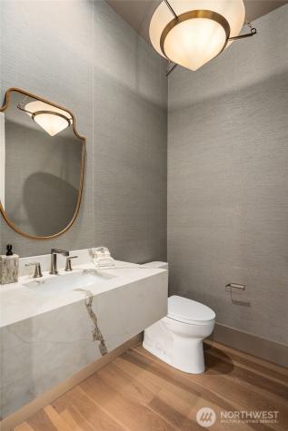 822 91st Avenue NE Bellevue WA 98004