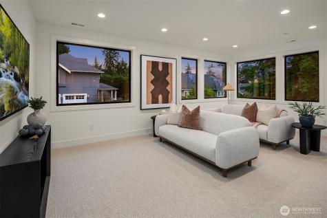 822 91st Avenue NE Bellevue WA 98004