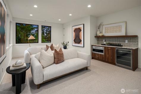 822 91st Avenue NE Bellevue WA 98004