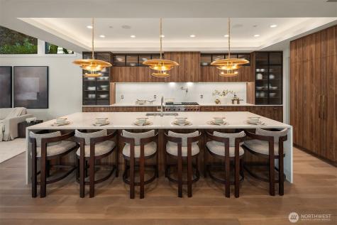 822 91st Avenue NE Bellevue WA 98004