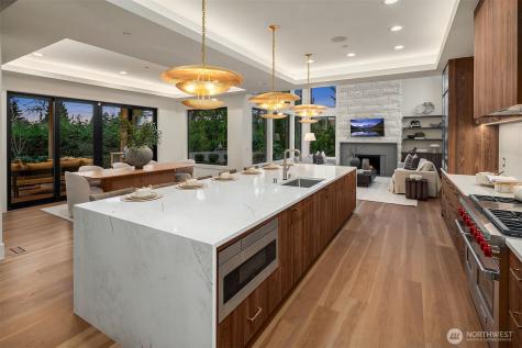 822 91st Avenue NE Bellevue WA 98004