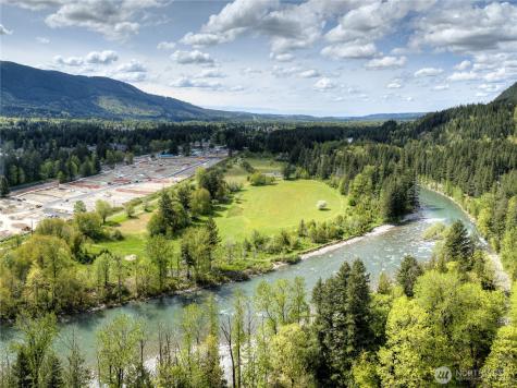 1294 Waterfall Way SE North Bend WA 98045