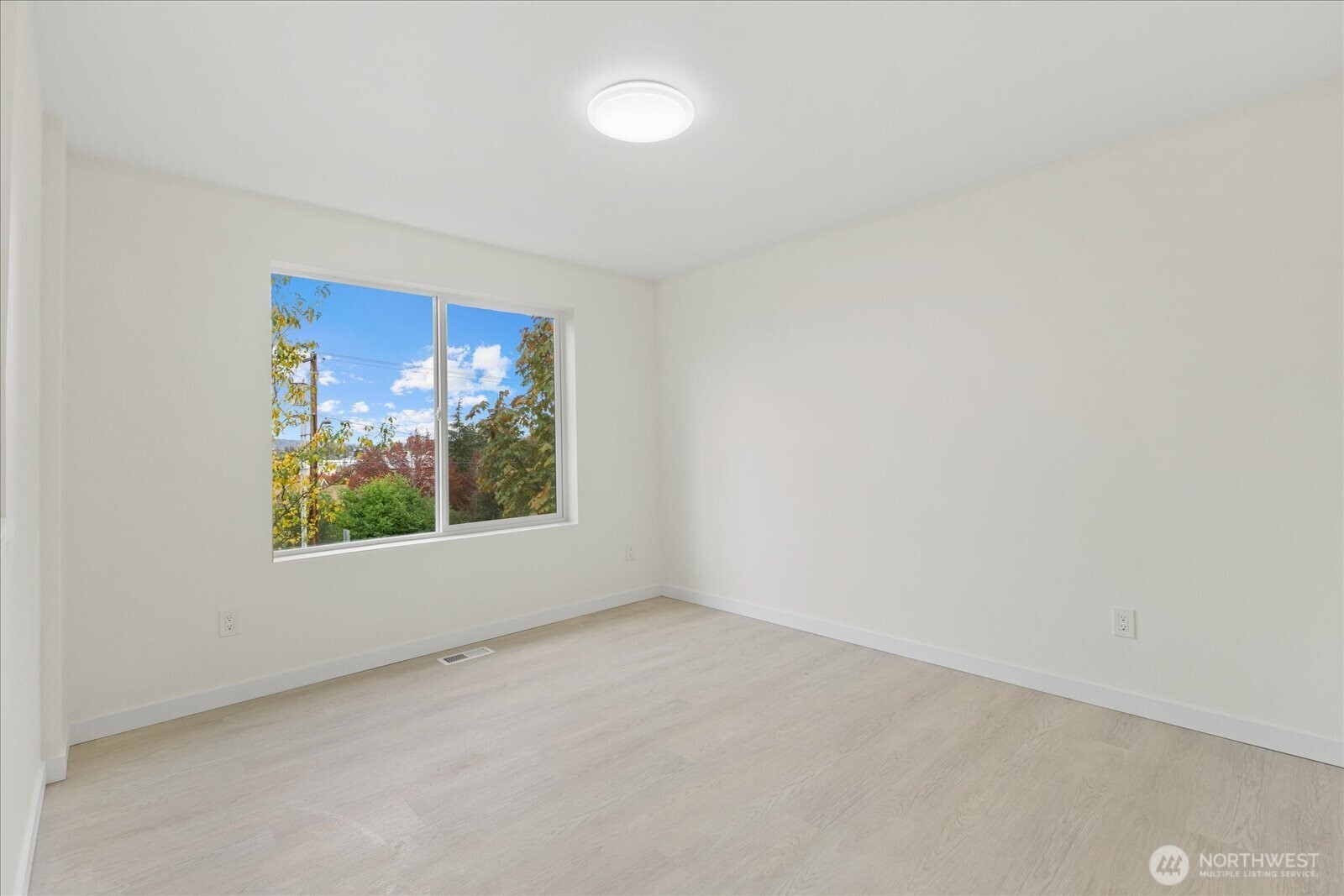 422 E Titus Kent WA 98030
