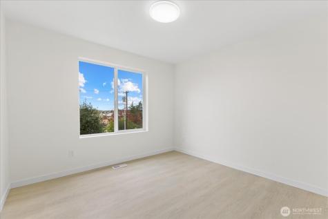 422 E Titus Kent WA 98030