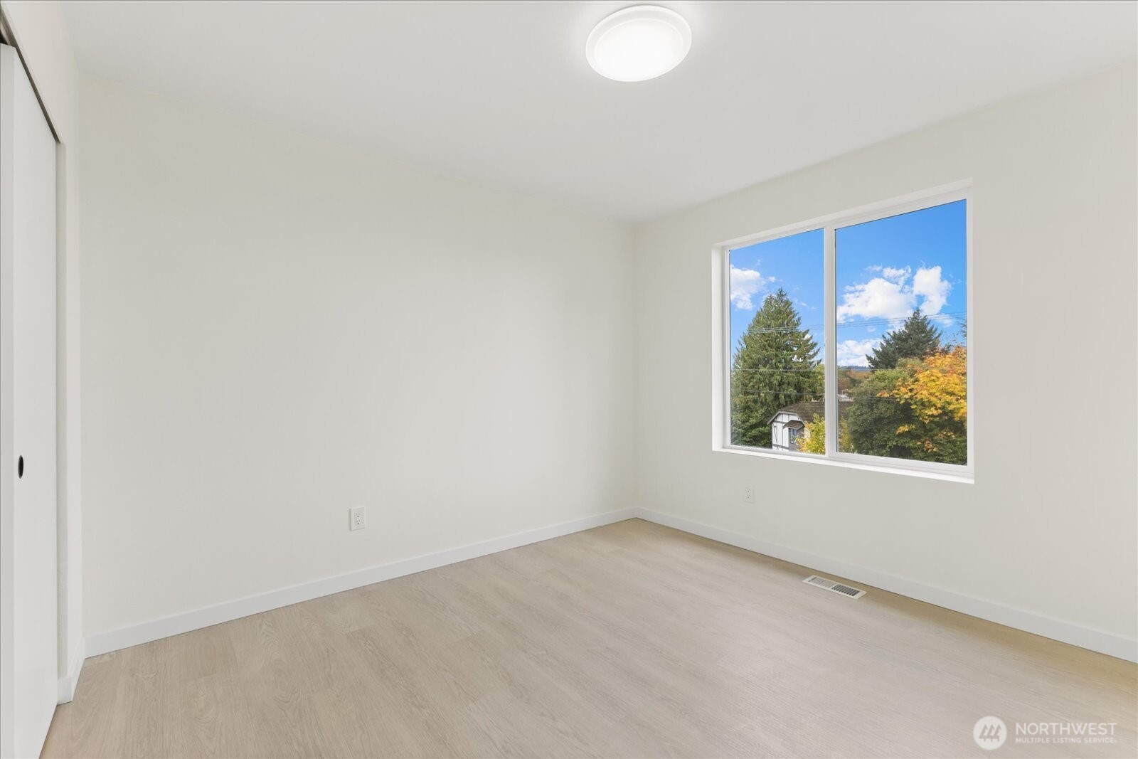 422 E Titus Kent WA 98030
