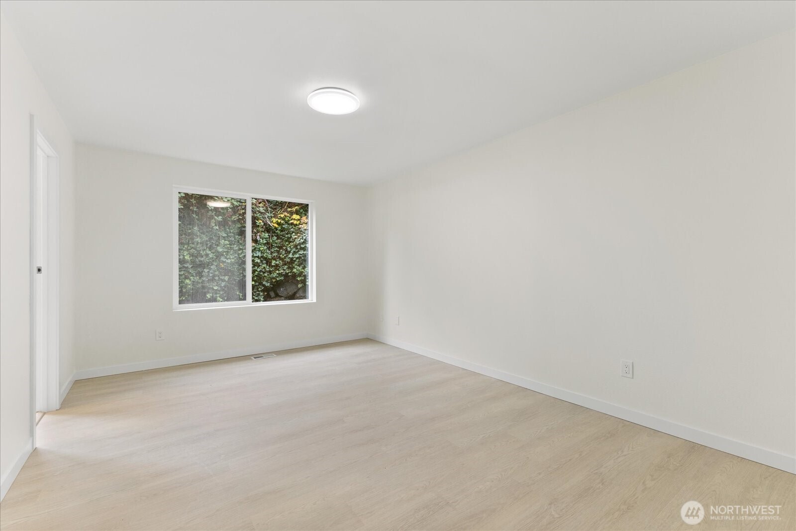 422 E Titus Kent WA 98030