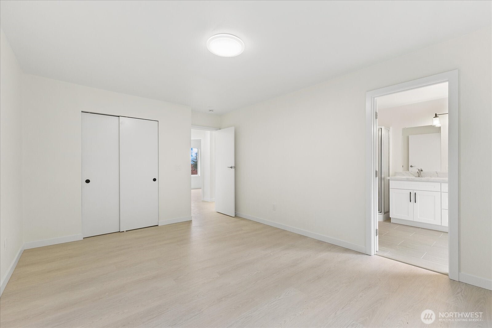 422 E Titus Kent WA 98030