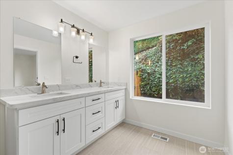 422 E Titus Kent WA 98030