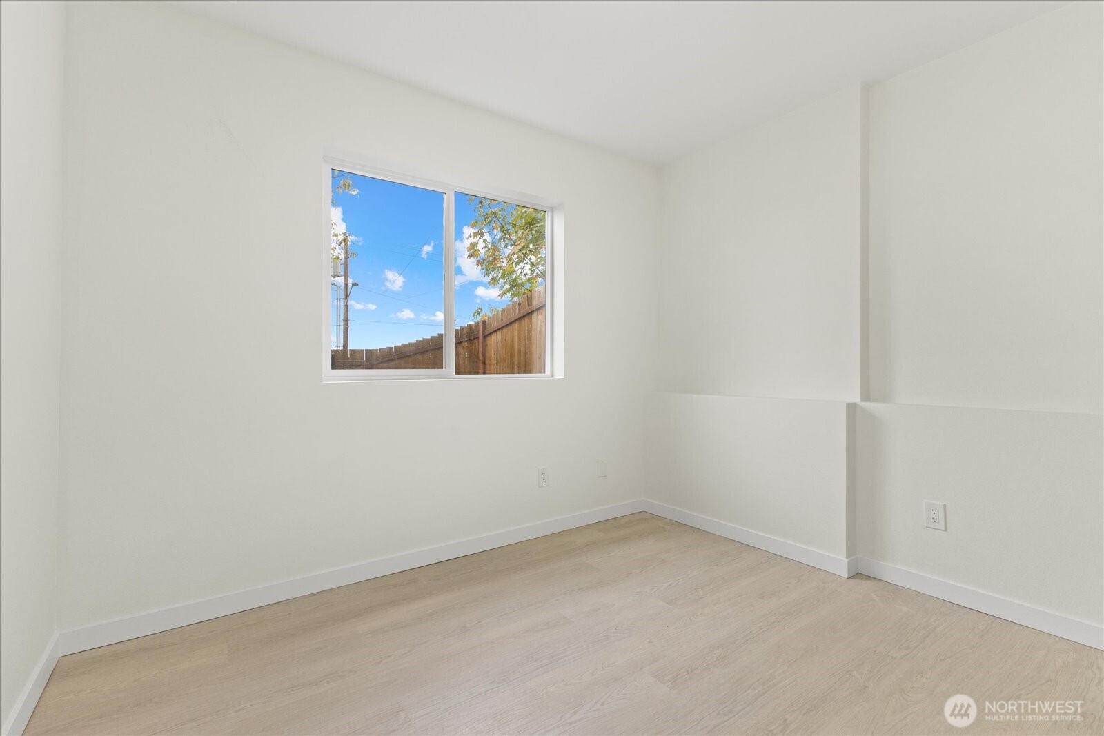 422 E Titus Kent WA 98030