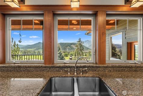 10665 North Road Leavenworth WA 98826