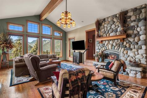 10665 North Road Leavenworth WA 98826