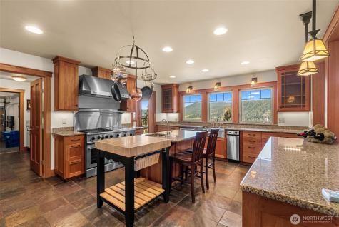 10665 North Road Leavenworth WA 98826