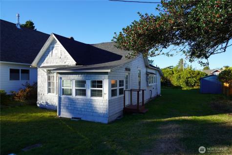 1307 262nd Place Ocean Park WA 98640