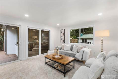 15212 Cascadian Way Lynnwood WA 98087