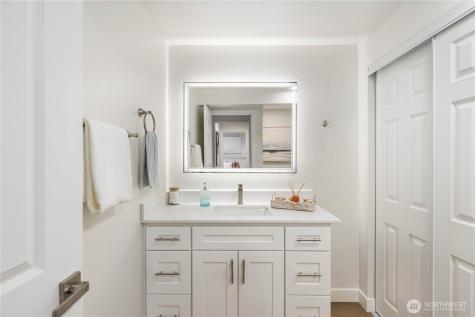 15212 Cascadian Way Lynnwood WA 98087