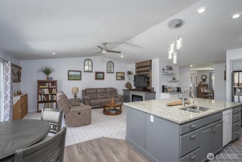 216 E Tanglewood Drive Moses Lake WA 98837