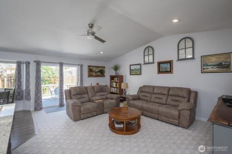 216 E Tanglewood Drive Moses Lake WA 98837