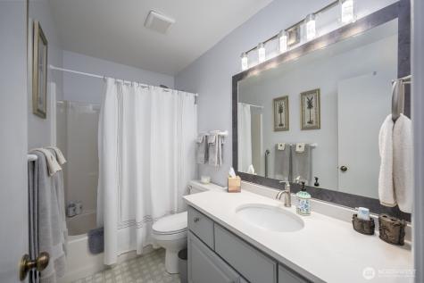 216 E Tanglewood Drive Moses Lake WA 98837