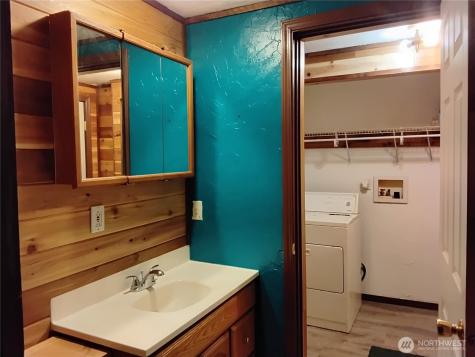 20 Round Up Road Oroville WA 98844