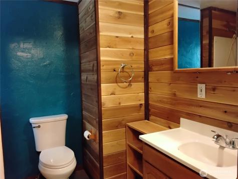 20 Round Up Road Oroville WA 98844