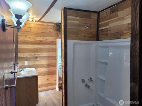 20 Round Up Road Oroville WA 98844