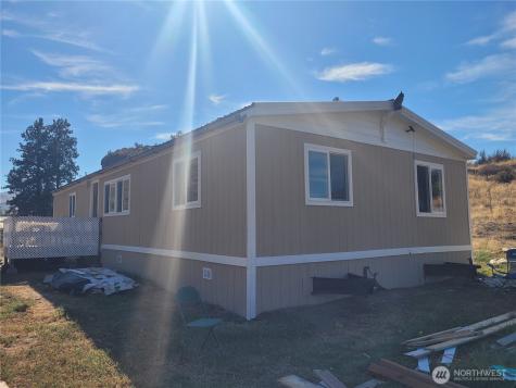 20 Round Up Road Oroville WA 98844