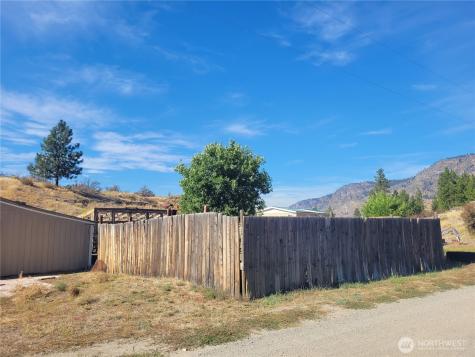 20 Round Up Road Oroville WA 98844