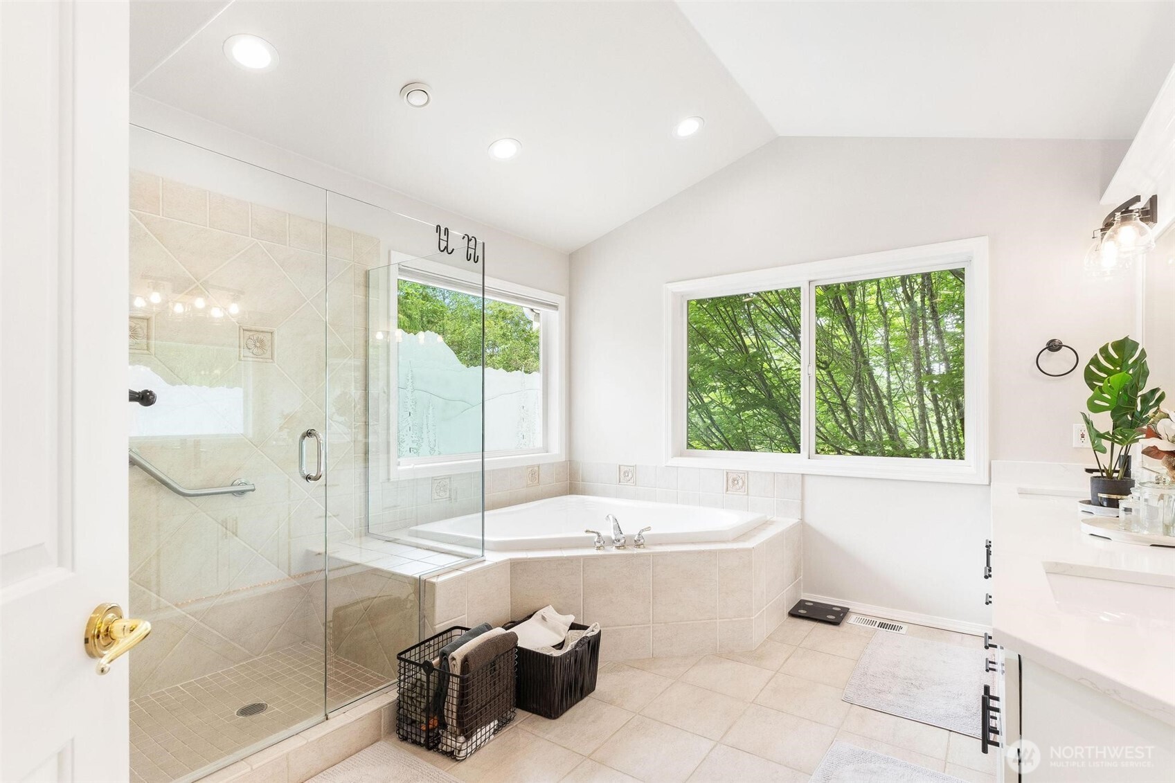 13427 64th Avenue W Edmonds WA 98026