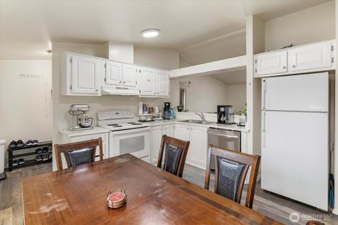 10428 137th Street Court E Puyallup WA 98374