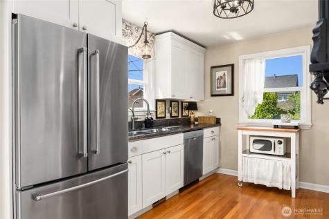 4409 SW Dawson Street Seattle WA 98136