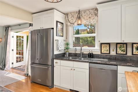 4409 SW Dawson Street Seattle WA 98136