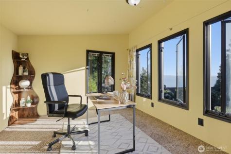 115 S 214th Street Normandy Park WA 98198