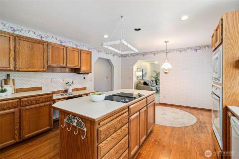 32427 11th Avenue SW Federal Way WA 98023