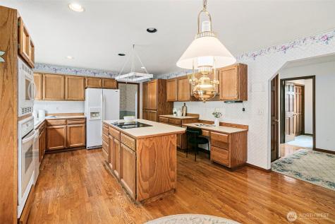 32427 11th Avenue SW Federal Way WA 98023
