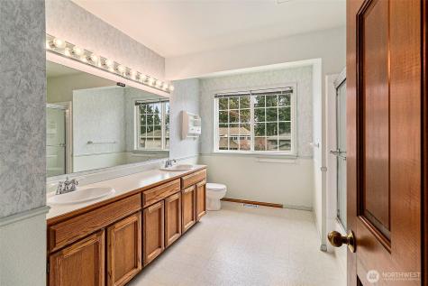32427 11th Avenue SW Federal Way WA 98023