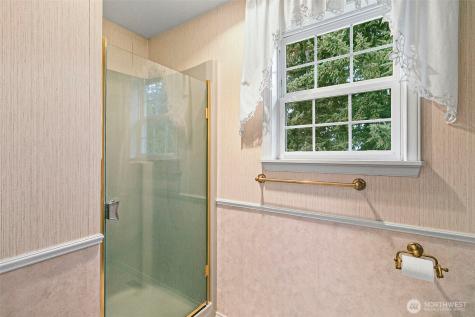32427 11th Avenue SW Federal Way WA 98023