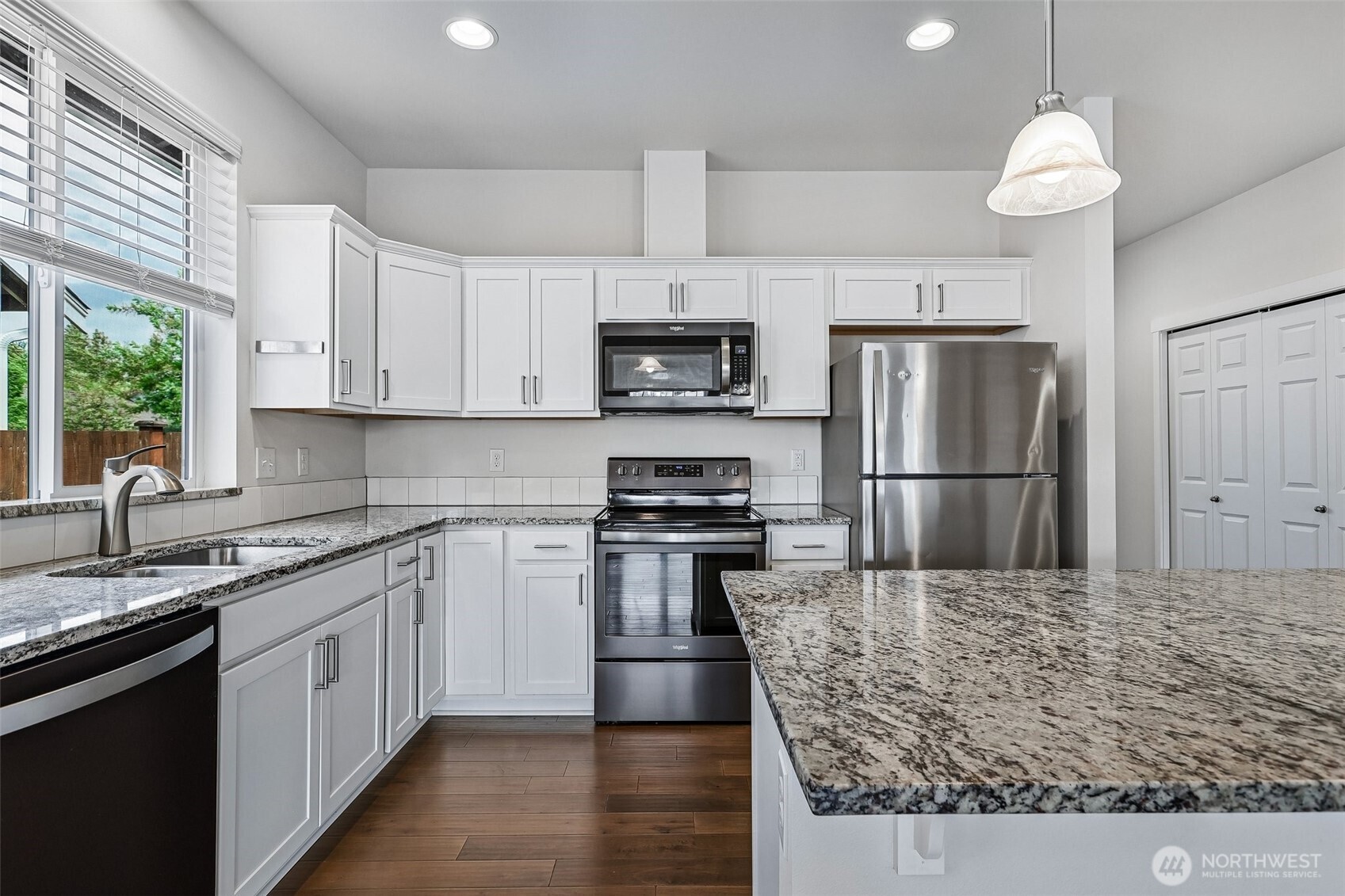 353 S 48th Place Mount Vernon WA 98274