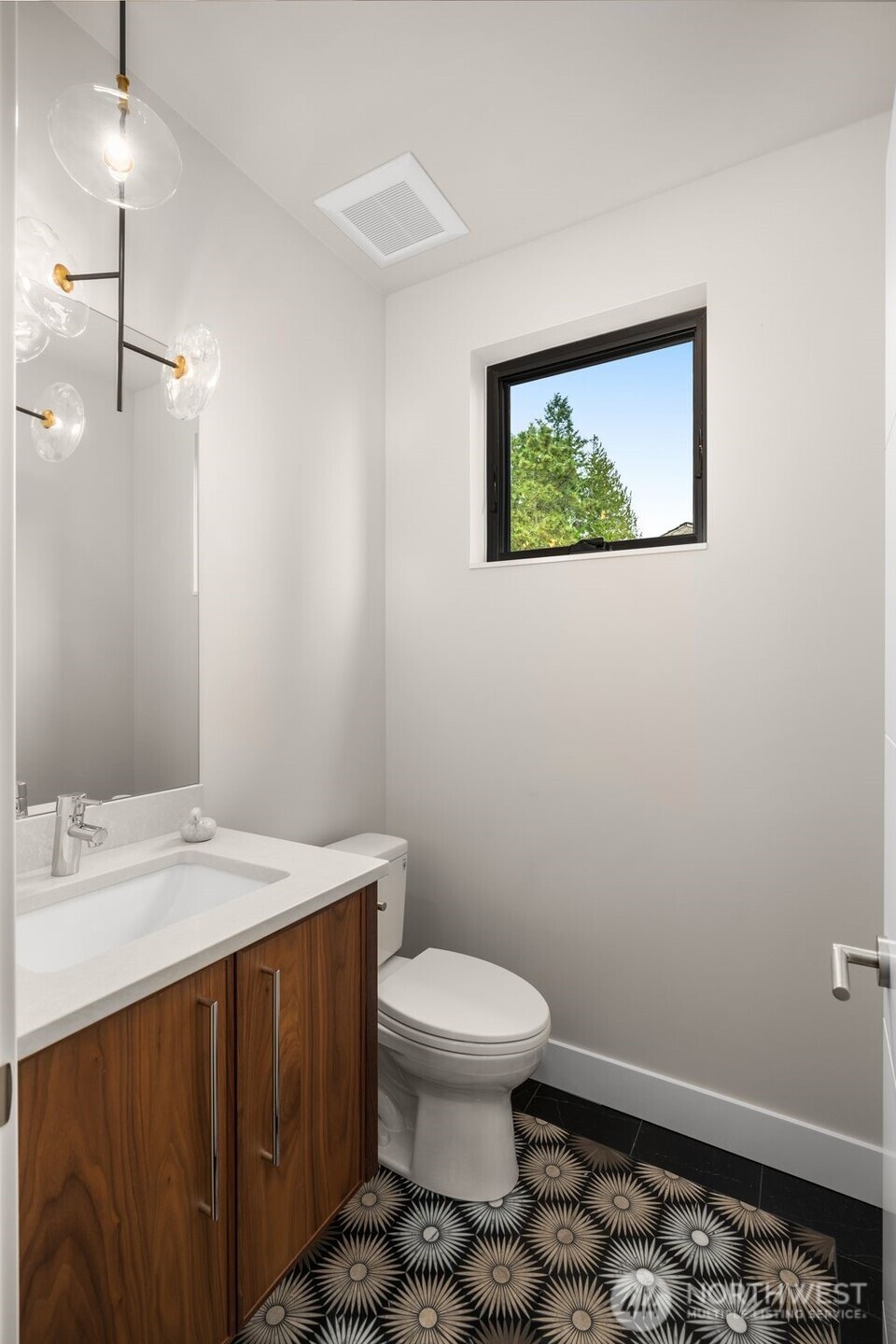 6038 50th Avenue NE Seattle WA 98115