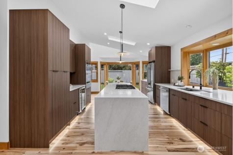 1620 171st Avenue NE Bellevue WA 98008