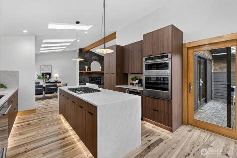 1620 171st Avenue NE Bellevue WA 98008