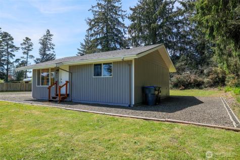 621 N Broadway Westport WA 98595