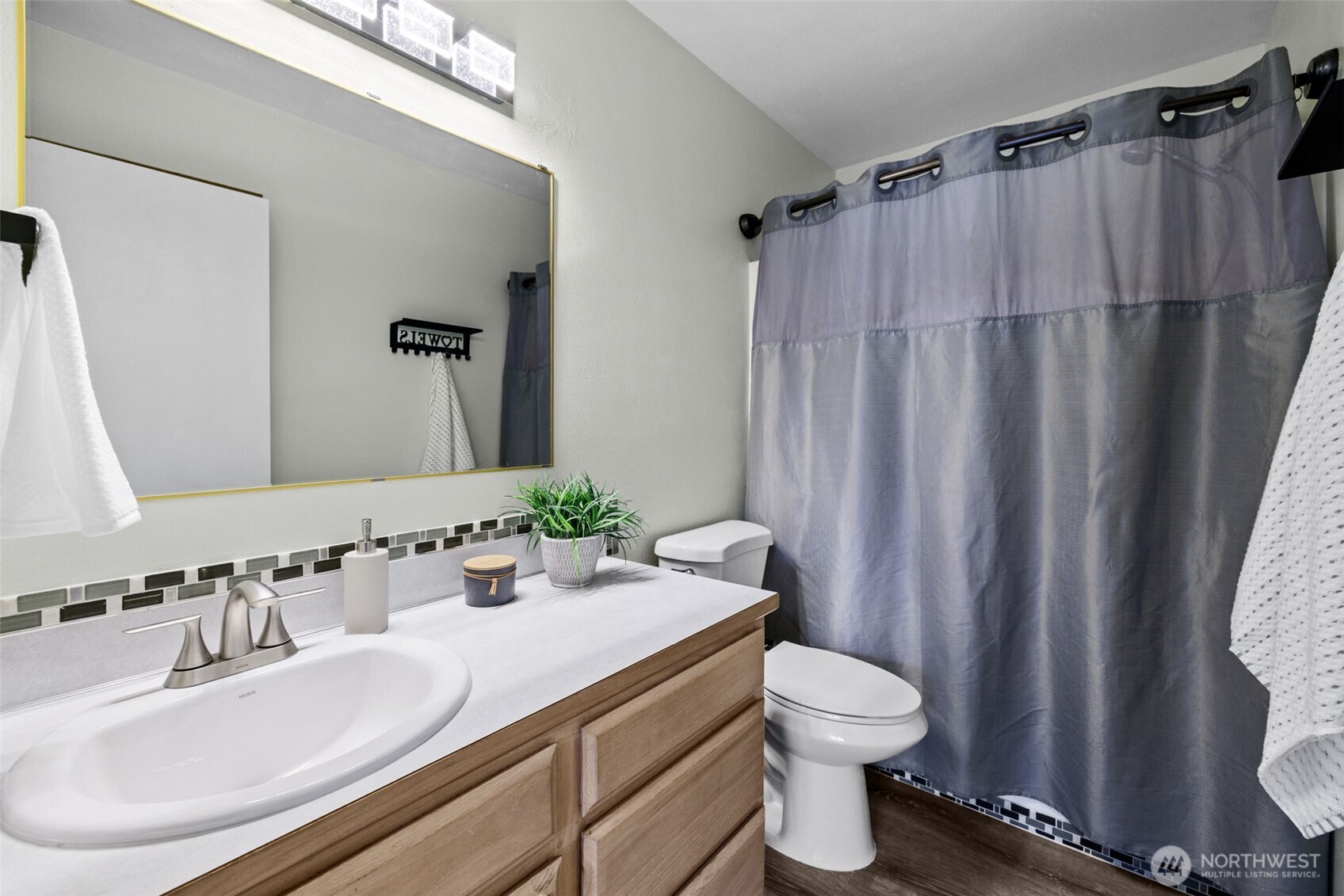 2233 NW Clinton Avenue Poulsbo WA 98370