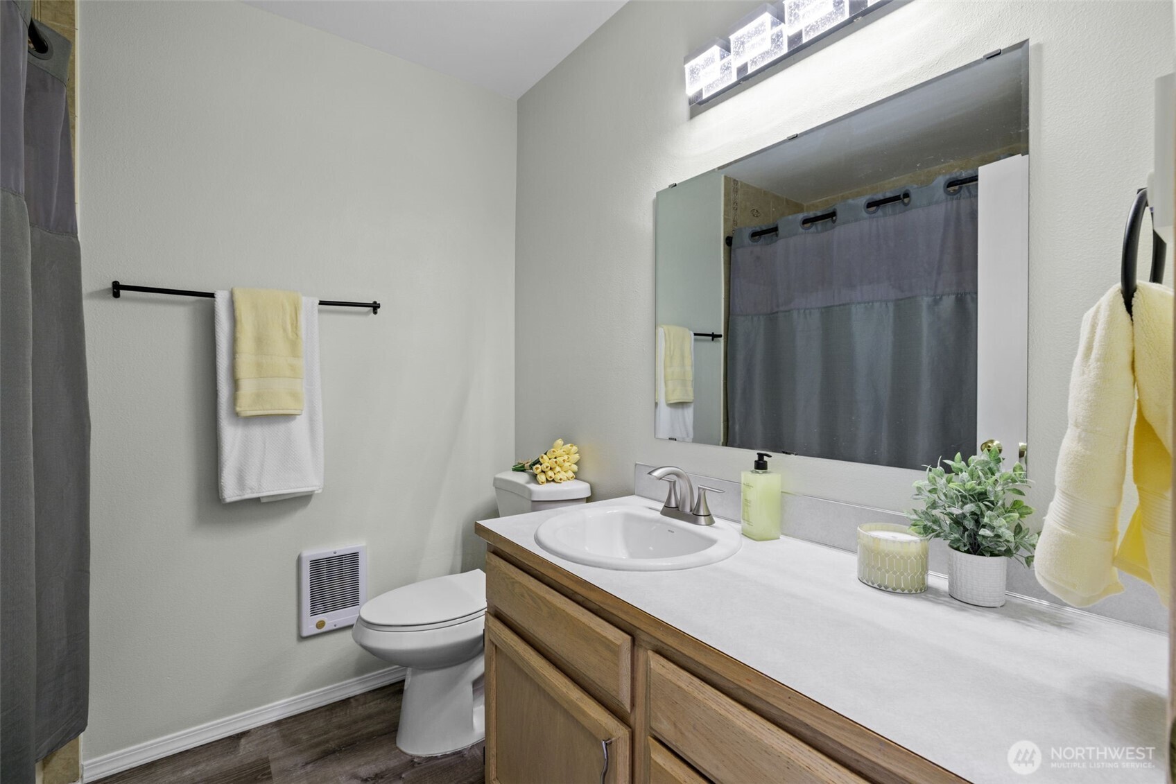 2233 NW Clinton Avenue Poulsbo WA 98370