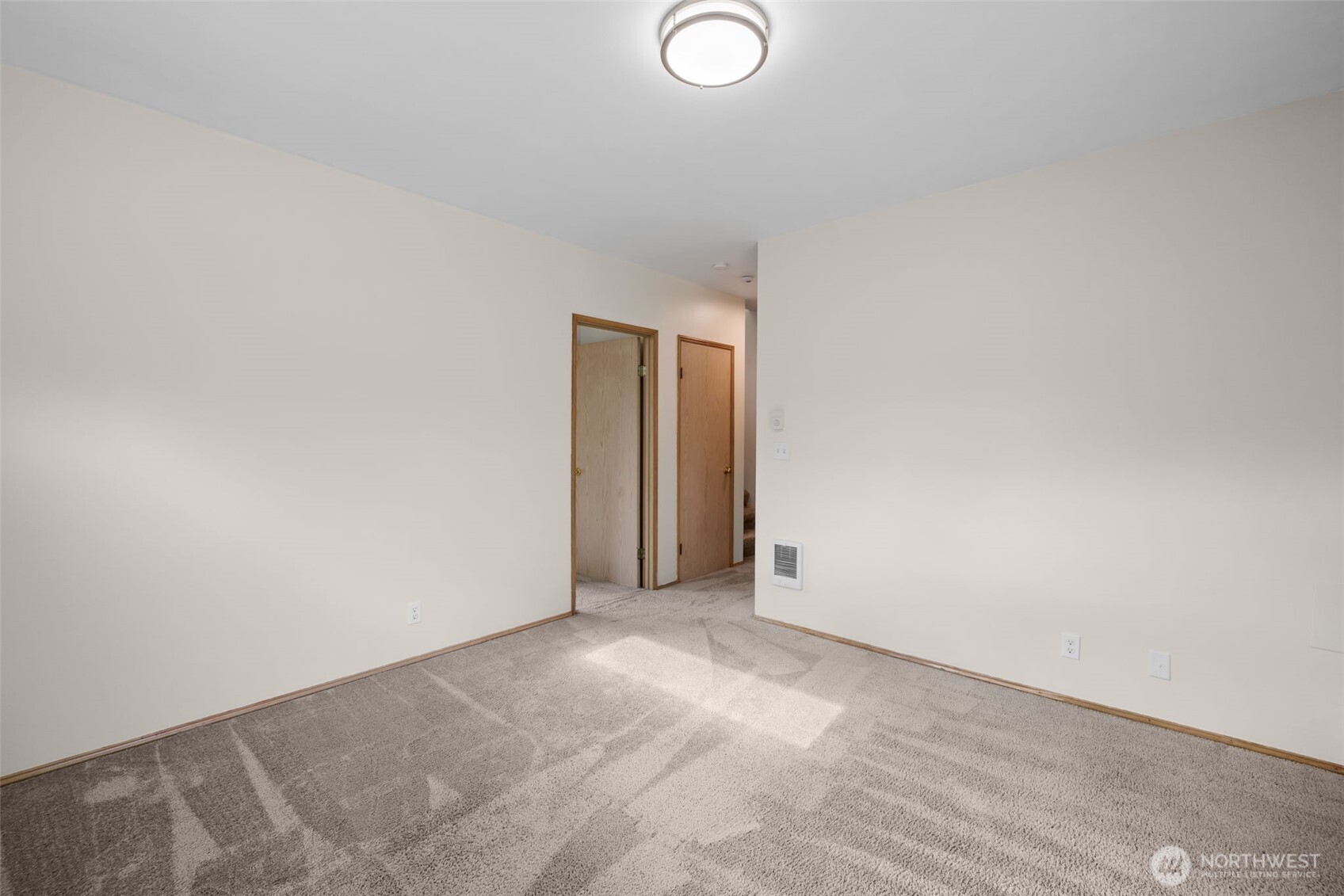 2233 NW Clinton Avenue Poulsbo WA 98370